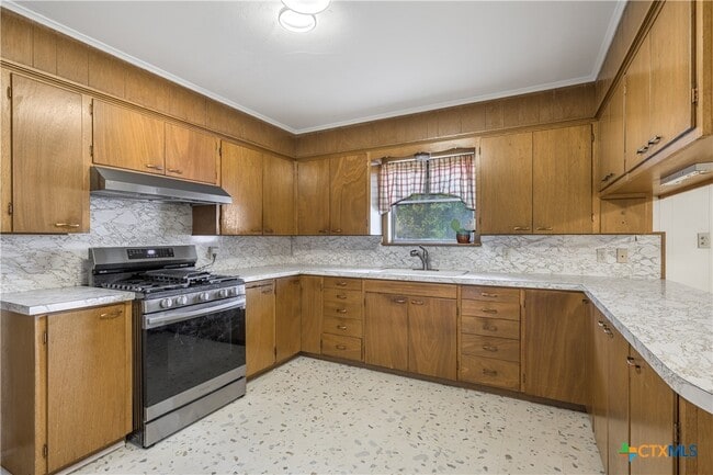 Photo - 516 W 14th St