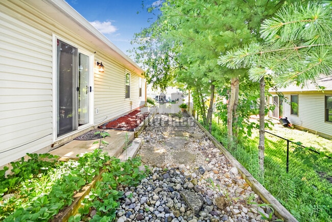 Photo - 4617 Welton St