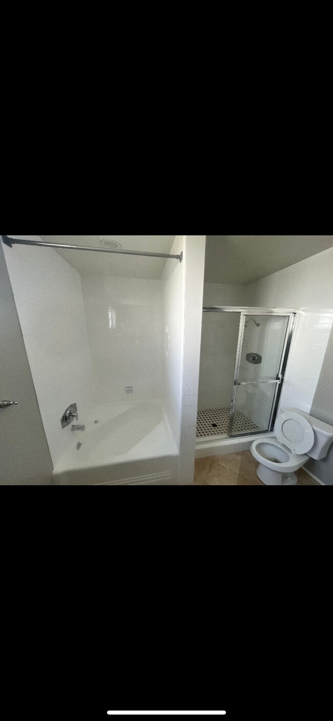 Chateau Barry Apartments
