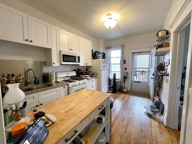 Photo - 601 NE Main St Unit 1