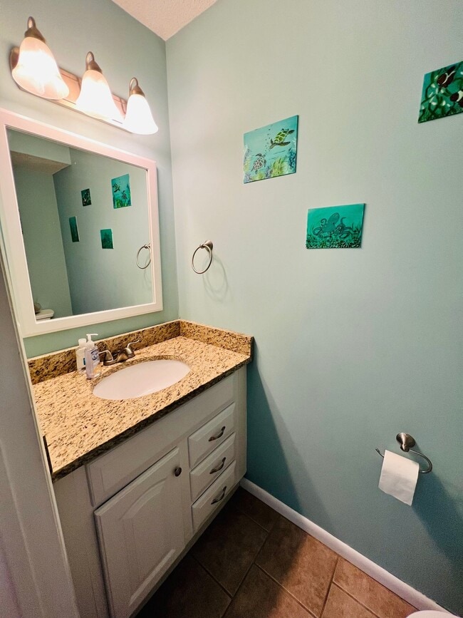 Photo - 733 Tilden Pl