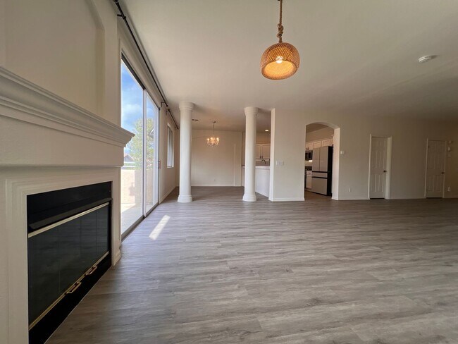 Photo - Summerlin Condo - Gated - Community Pool 1...