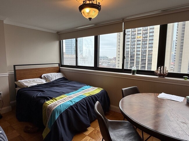 Photo - 2 Hawthorne Pl Unit 16L