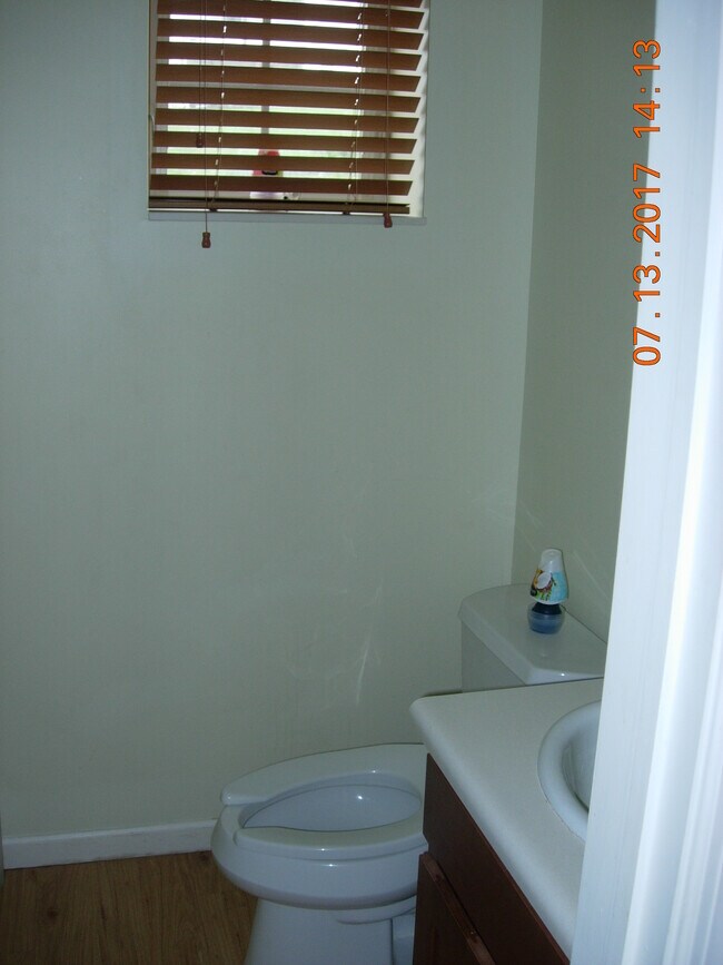 Photo - 633 Hickory St Townhome