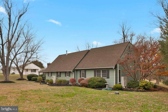 Photo - 3839 Blenheim Rd