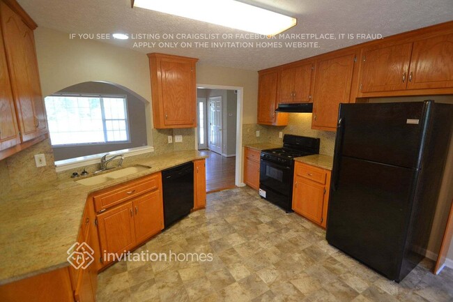 Photo - 15 Water's Edge Dr SE