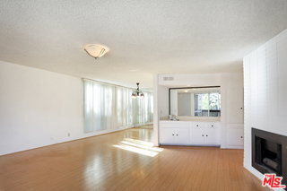 Photo - 809 S Bundy Dr