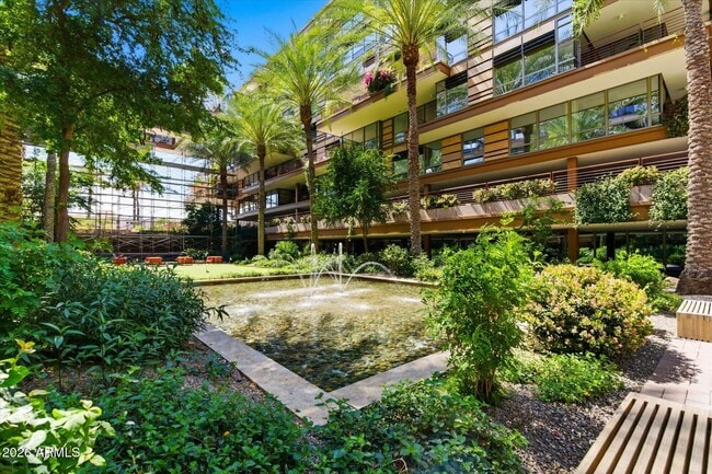 Building Photo - 7137 E Rancho Vista Dr Unit 2009