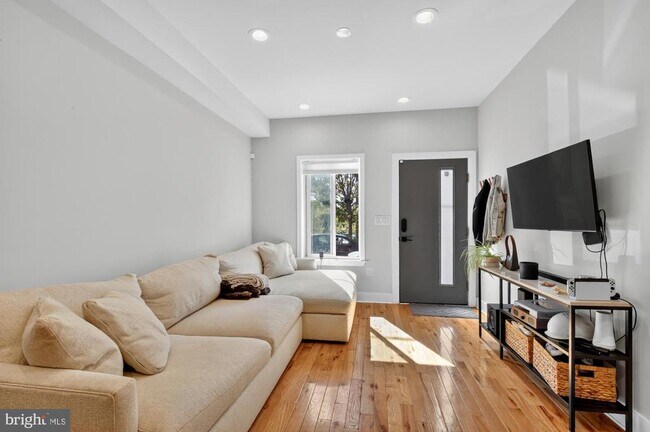 Photo - 427 W Norris St