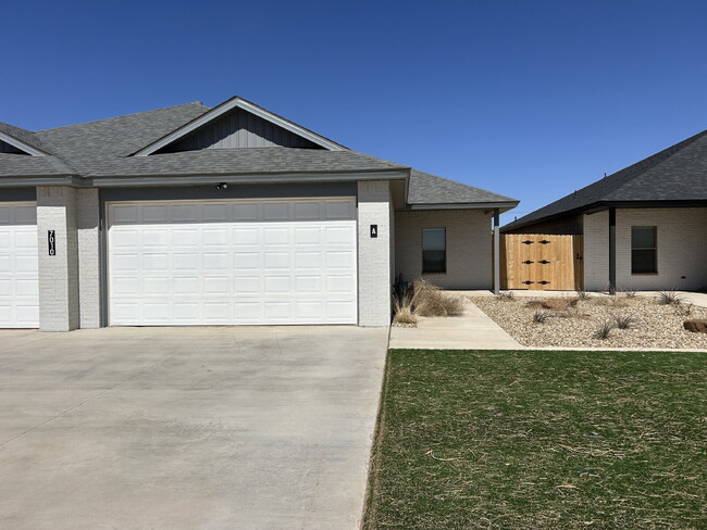 Brand New Duplex in Frenship East! - Brand New Duplex in Frenship East! Apartment