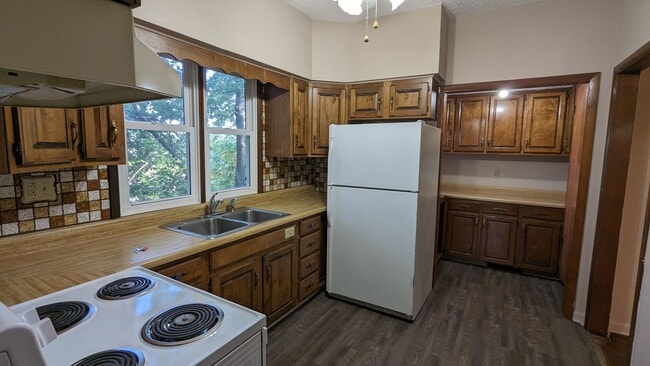 Photo - East End home near hospital, restaurants, ...