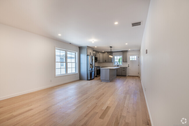 Building Photo - 330 Pleasantview Ave Unit 2nd Floor Rental