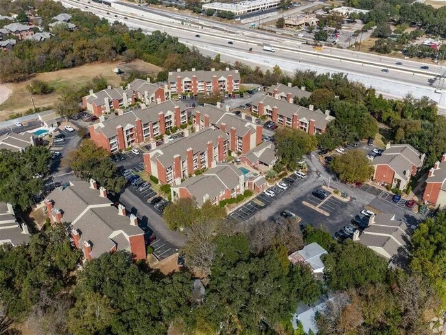 Building Photo - 7610 Cameron Rd Unit 2051 Rental