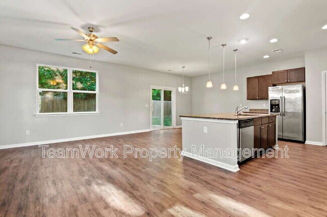 Photo - 145 Stoney Creek Way