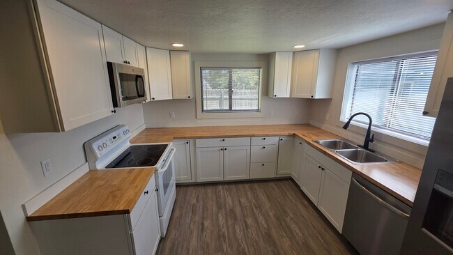 Photo - 113 S 7th St