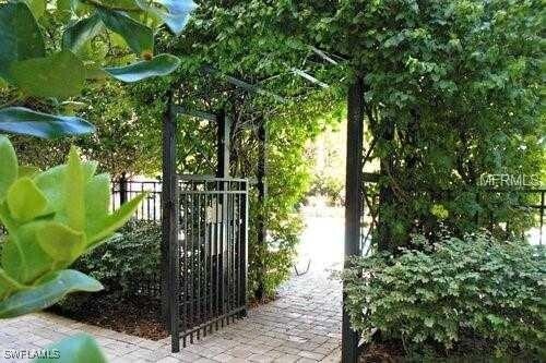 Photo - 202 E South St Unit 1043