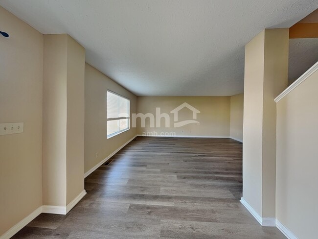 Photo - 700 Berlander Dr