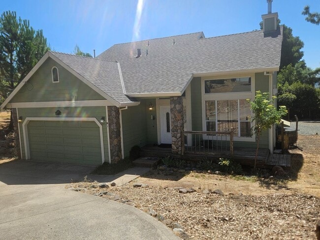 Building Photo - 19055 Ravenhill Rd Rental