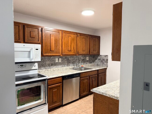 Photo - 140 Kane St Unit C1