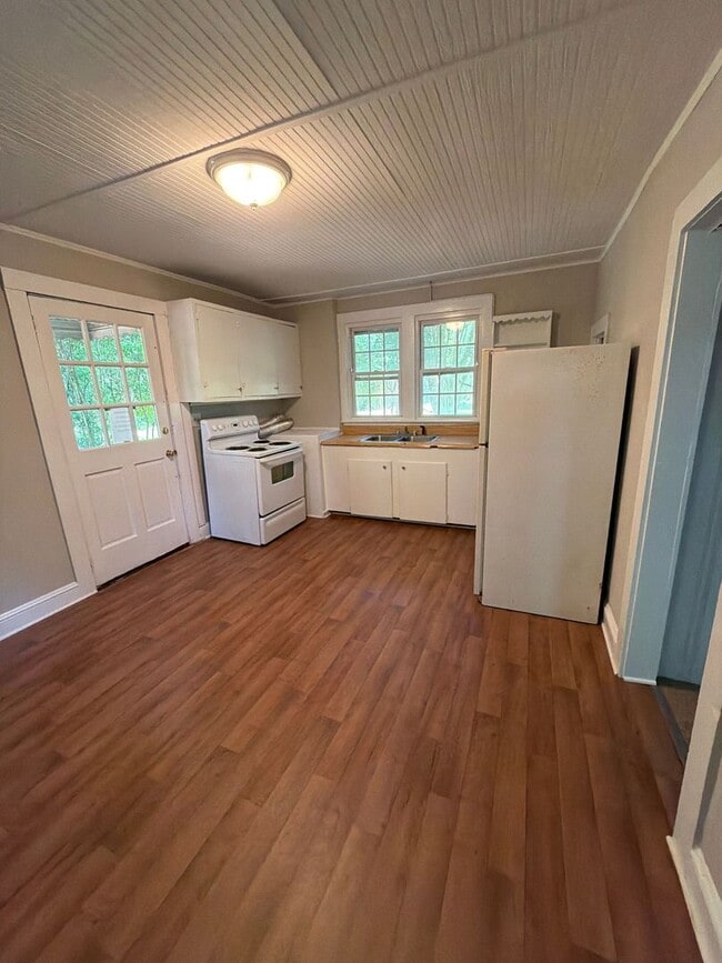 Photo - T.R. Lawing Realty Property