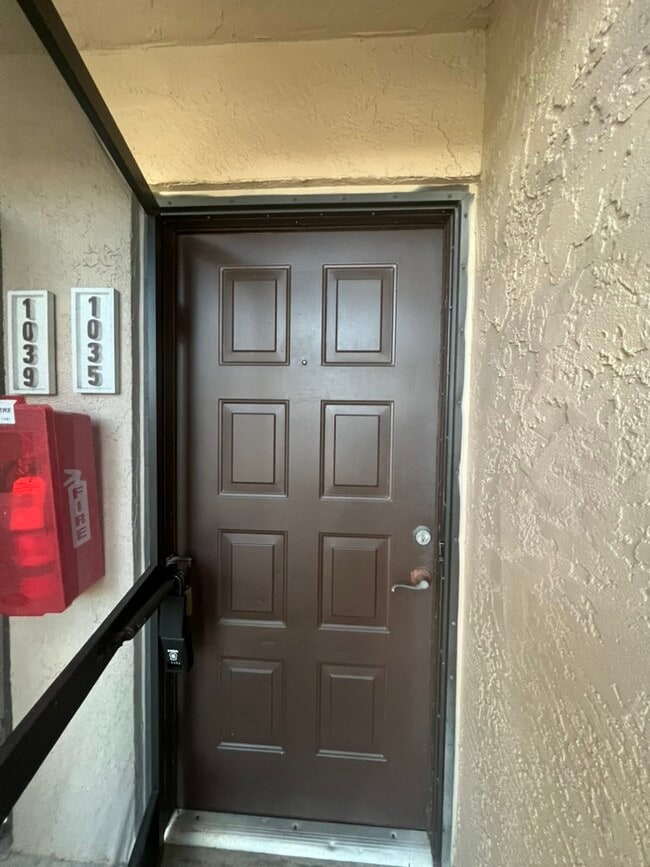 Building Photo - 1035 June Dr