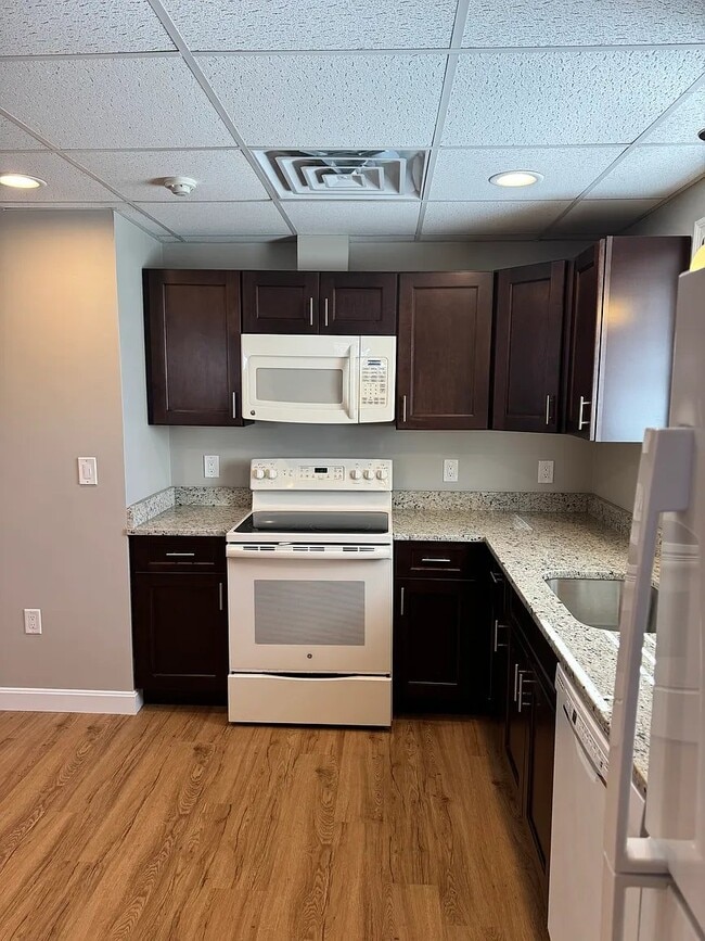 Photo - 1620 Main St Unit 1