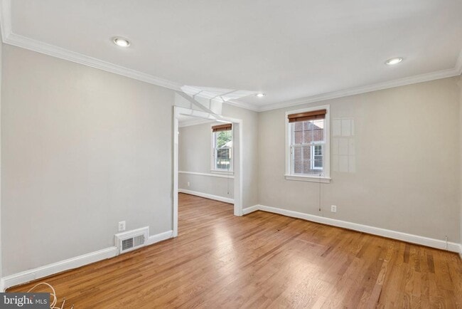 Photo - 2718 S Uhle St