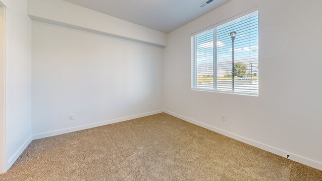 Photo - 1137 W 250 S