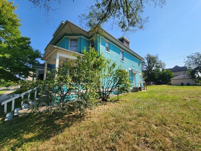 426 1/2 S 4th St - 426 1/2 S 4th St Condo