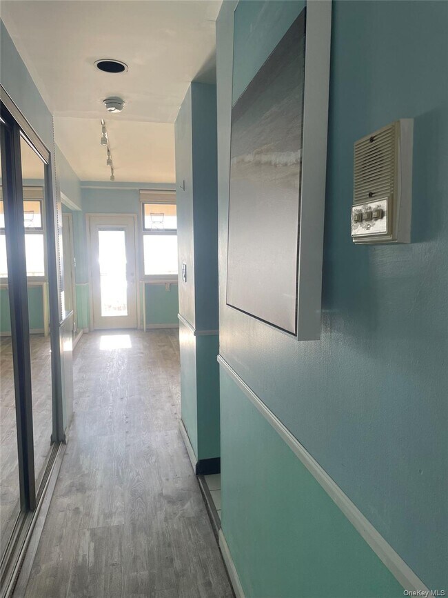 Photo - 250 Shore Rd Unit 2D