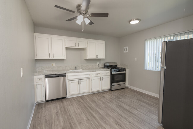 2BR, 1 BA Oasis - Park Place at Land Park Apartments