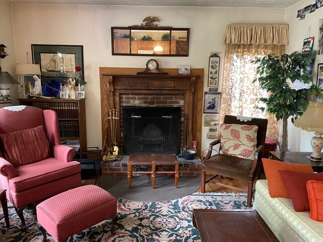 Photo - 8 Dickson Ln