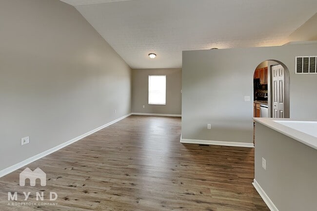 Photo - 1600 Milington Way