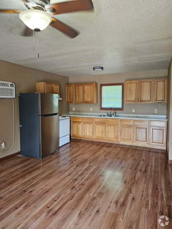 Building Photo - 4558 Knoxville Hwy Rental