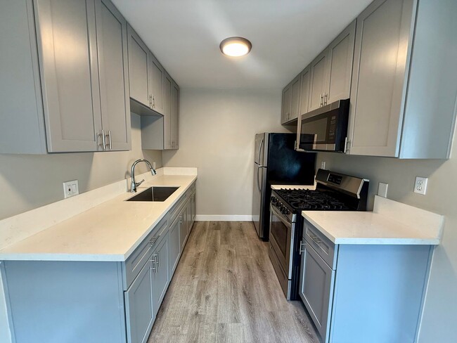 Photo - Emerald Ave Apartments