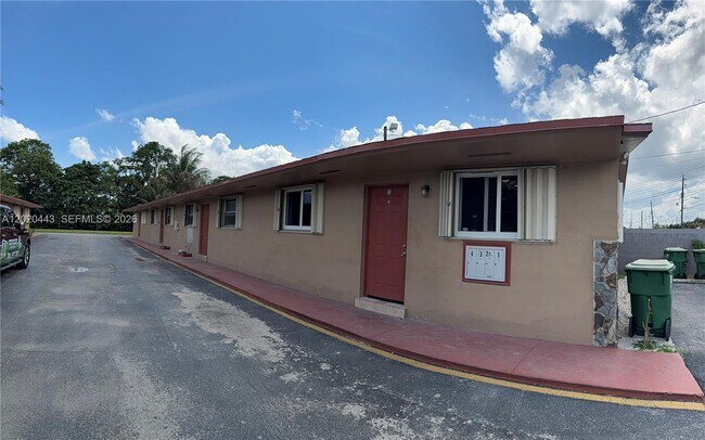 Building Photo - 2924 NW 132nd Terrace Unit 2