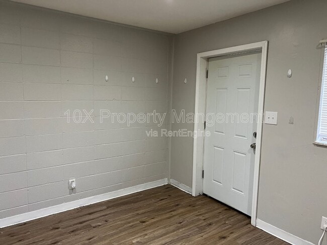 Photo - 317 Clarendon Ave Unidad 3