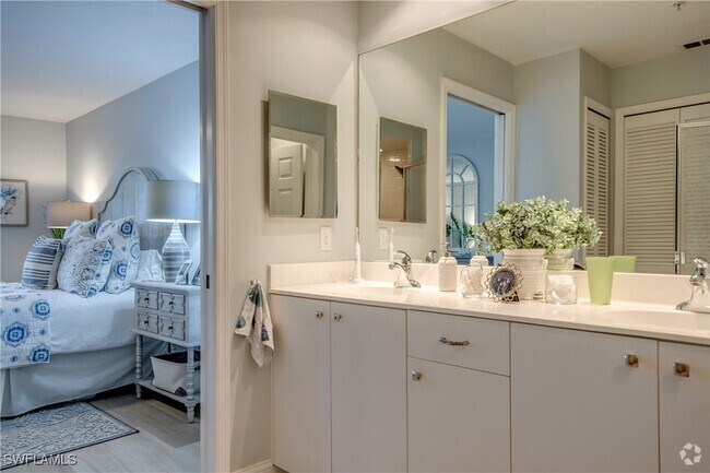 Building Photo - 4161 Sawgrass Point Dr Unit 204 Rental