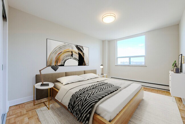 Photo - 440 Eglinton