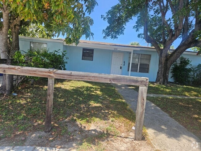 Building Photo - 4 Bed 2.5 Bath Single Family Home for Rent...