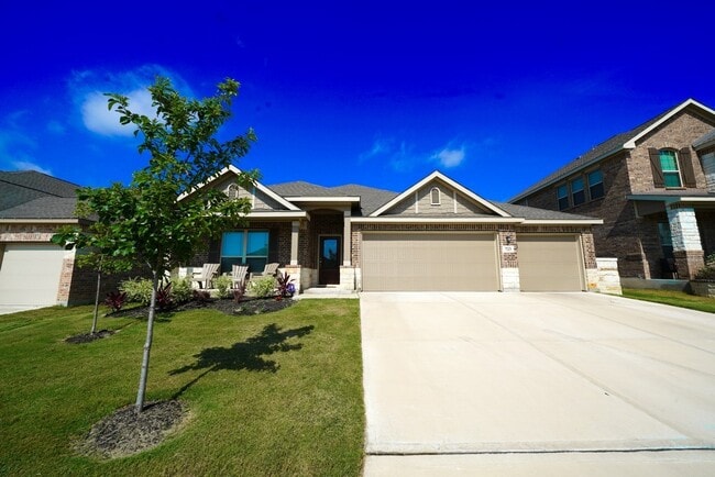 Building Photo - Beautiful Potranco Run Home with 3-Car Garage - Realtor Commission: $750