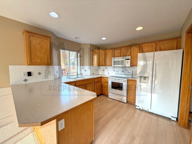Photo - **MOVE-IN SPECIAL** Beautiful Private Comm...