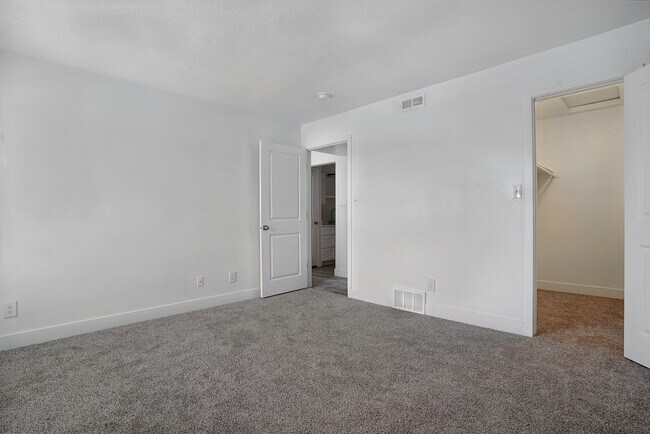 Photo - The Village at Raintree