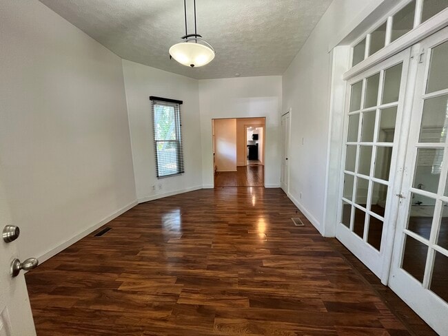 living room - 112 Clay St