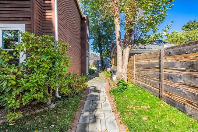 Photo - 46 Thurston Ave