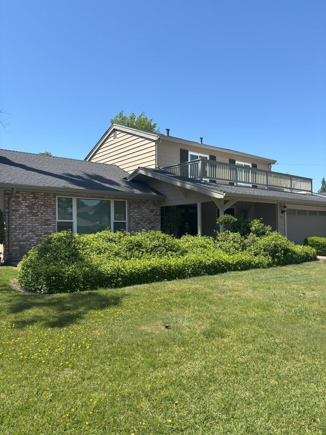 Photo - 115 Medinah Pl