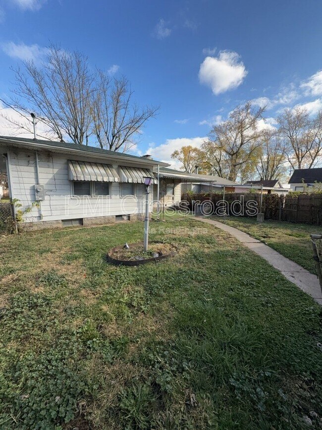 Photo - 2613 Louise St