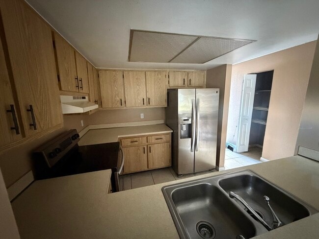 Photo - 1040 June Dr