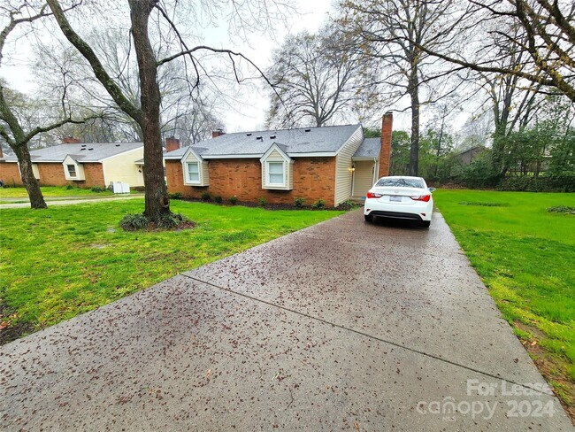 Photo - 8637 Crows Nest Ln