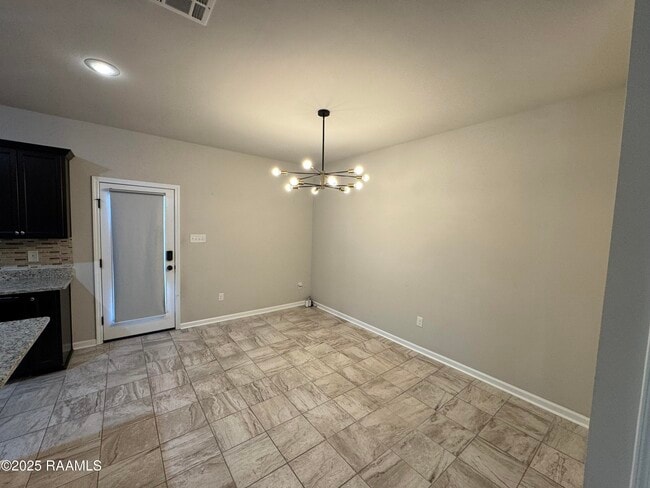 Photo - 406 Gray Birch Lp